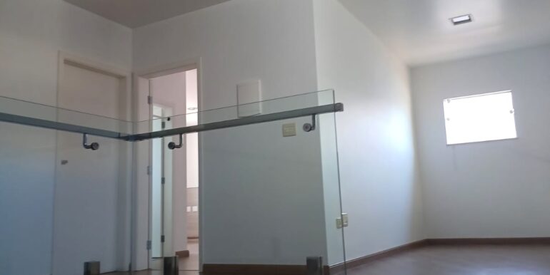 WhatsApp Image 2025-10-06 at 13.51.31 (5)