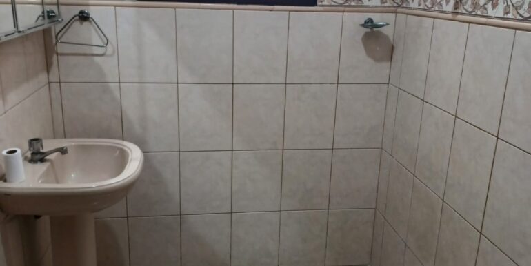 1000388498